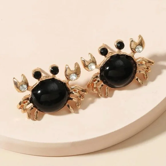 🦀 Crab Earrings 🦀 - Picture 2 of 3